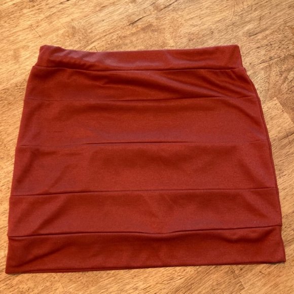 LUSH Short Bodycon Skirt in Rust M - Picture 5 of 5
